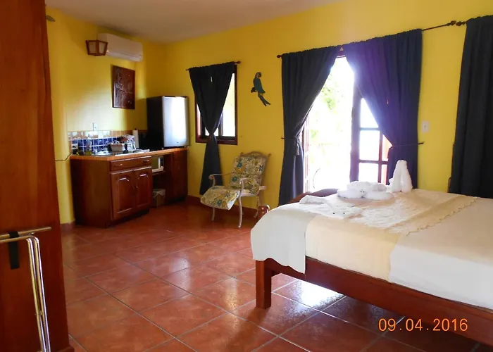 Alan'S Paradise Hotel