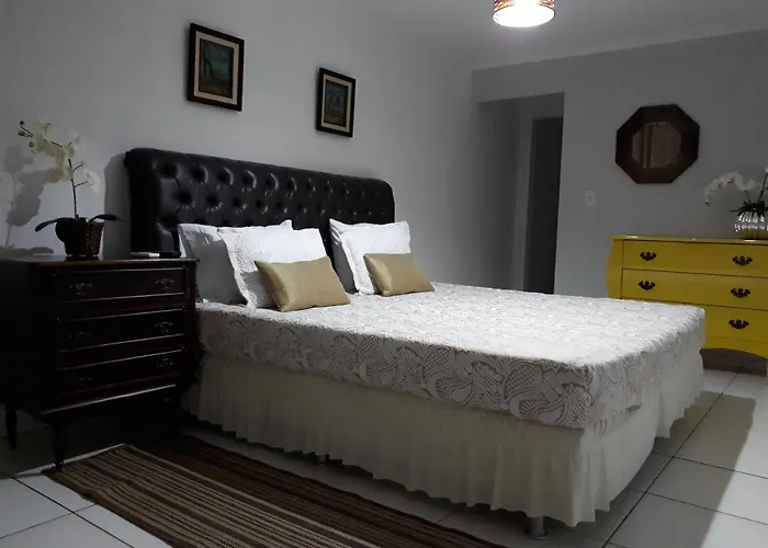 Pousada Cris Garden Bed&Breakfast