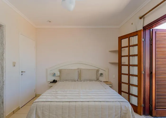 Beach Hotel Cambury