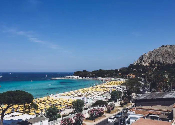 Mondello Beach Rooms - By The Sea