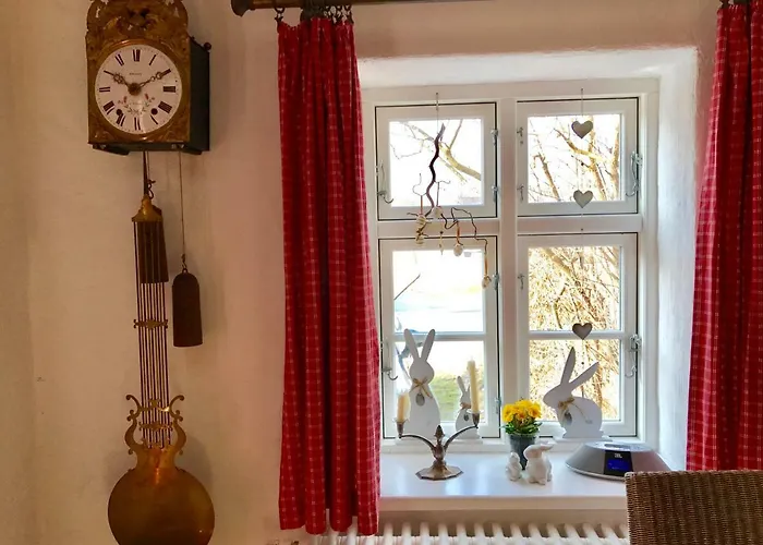 Haus am Hafen - Luxus unter Reet, Garten, Strandkorb, kleine Idylle