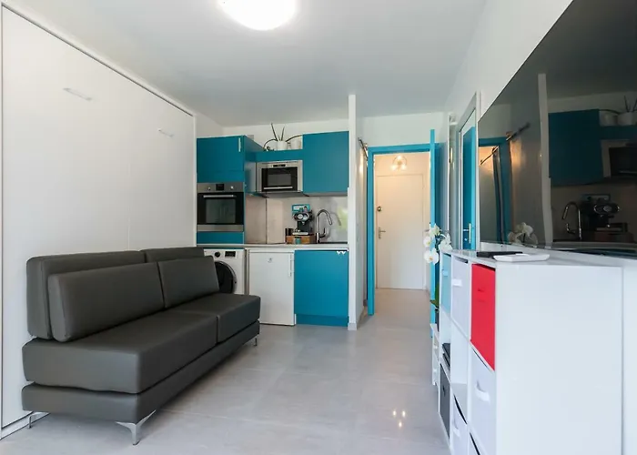 Beautiful Studio Near Sea