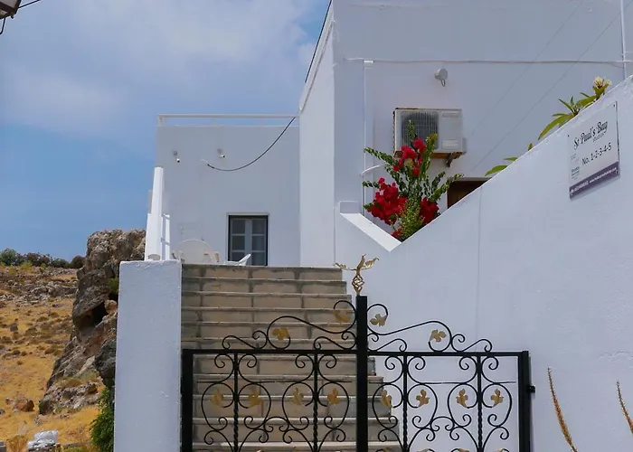 St. Paul'S Bay View Suites