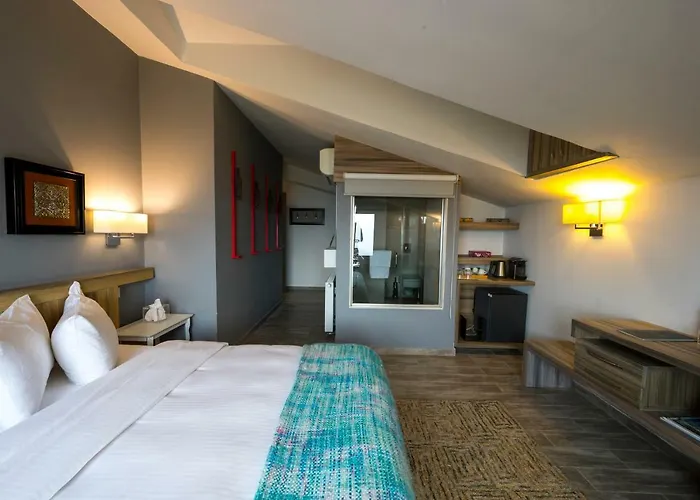 Urban Faqra Hotel