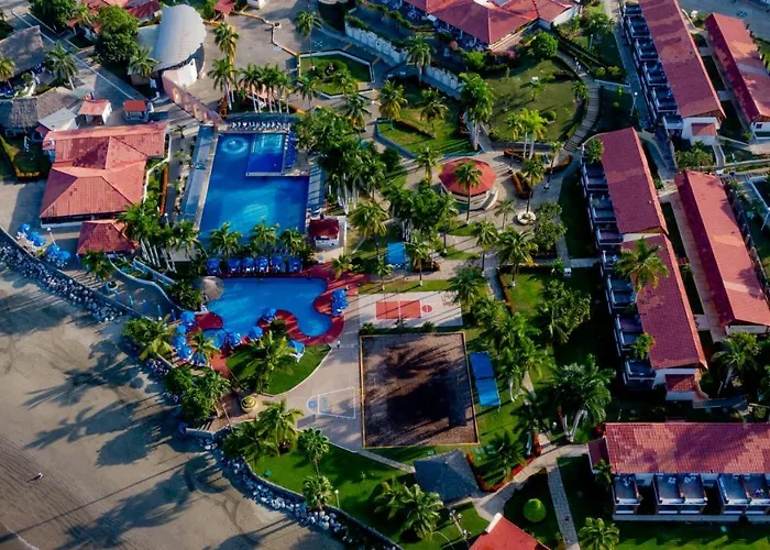 Qualton Club Ixtapa All Inclusive