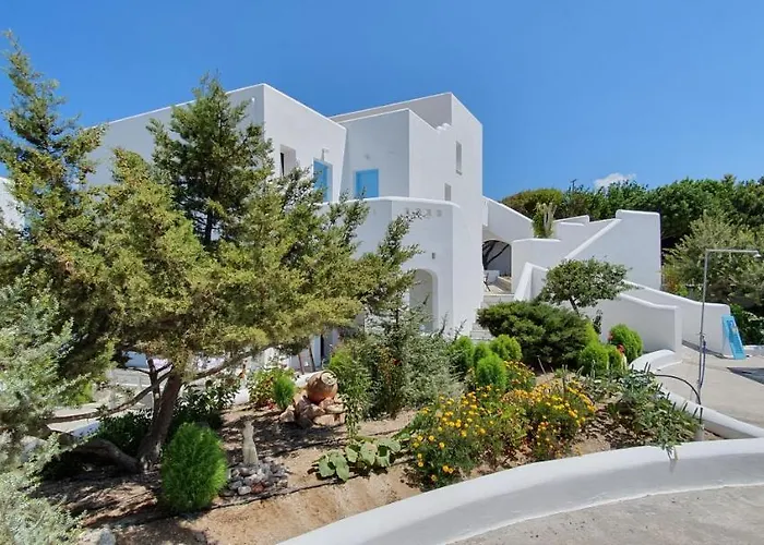 Sarakiniko Rooms