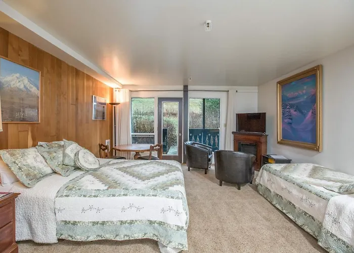 East Condo #208