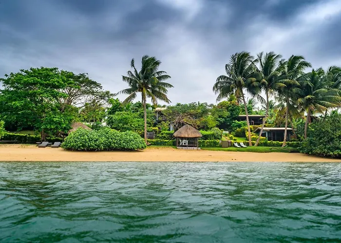 Coconut Grove Beachfront Resort