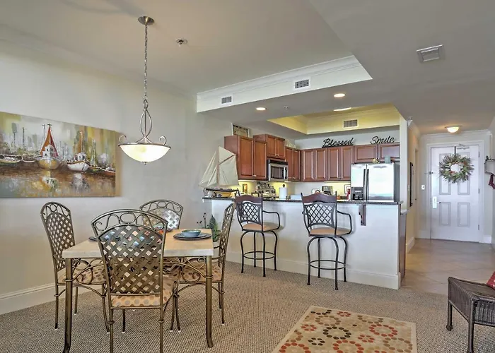Beachfront Bliss On Dauphin Island W/ Pool Access!