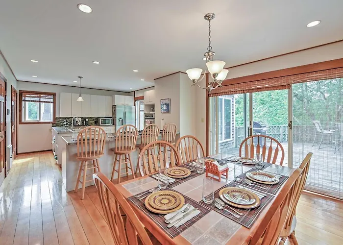 Walk To Beach! Hyannis Family Haven W/ Deck
