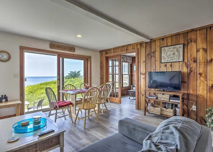 Oceanfront Gem W/ Sunroom & Fireplace In Cape Cod