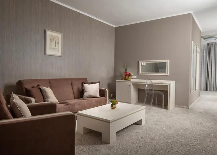 Promenada Romantic Hotel