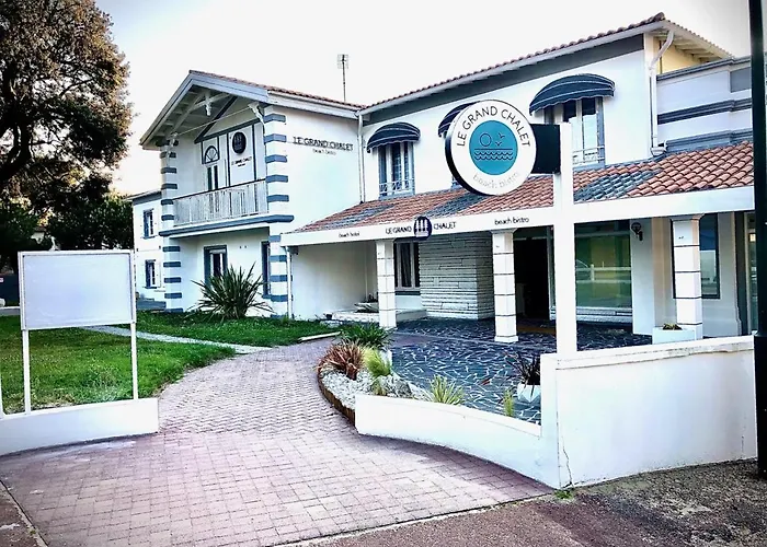Beach Hotel - Le Grand Chalet
